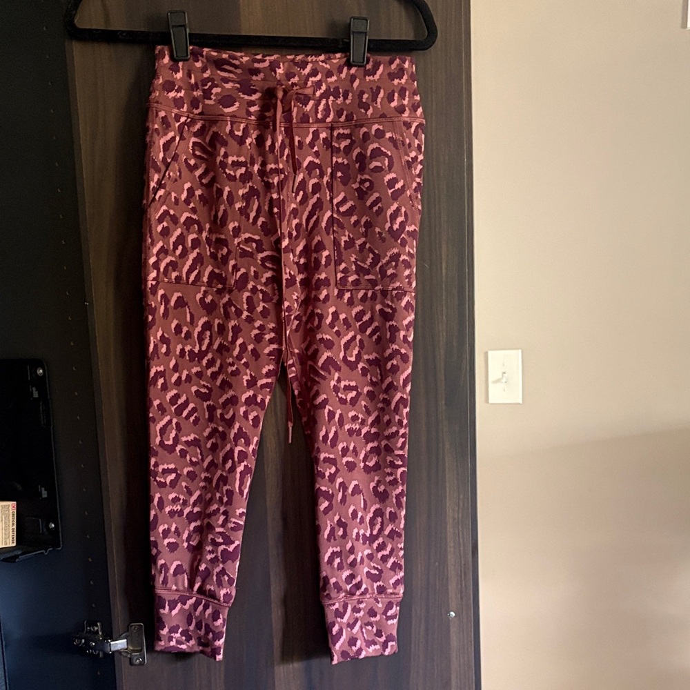 Offline by Aerie Cheetah Print Yoga pant Joggers